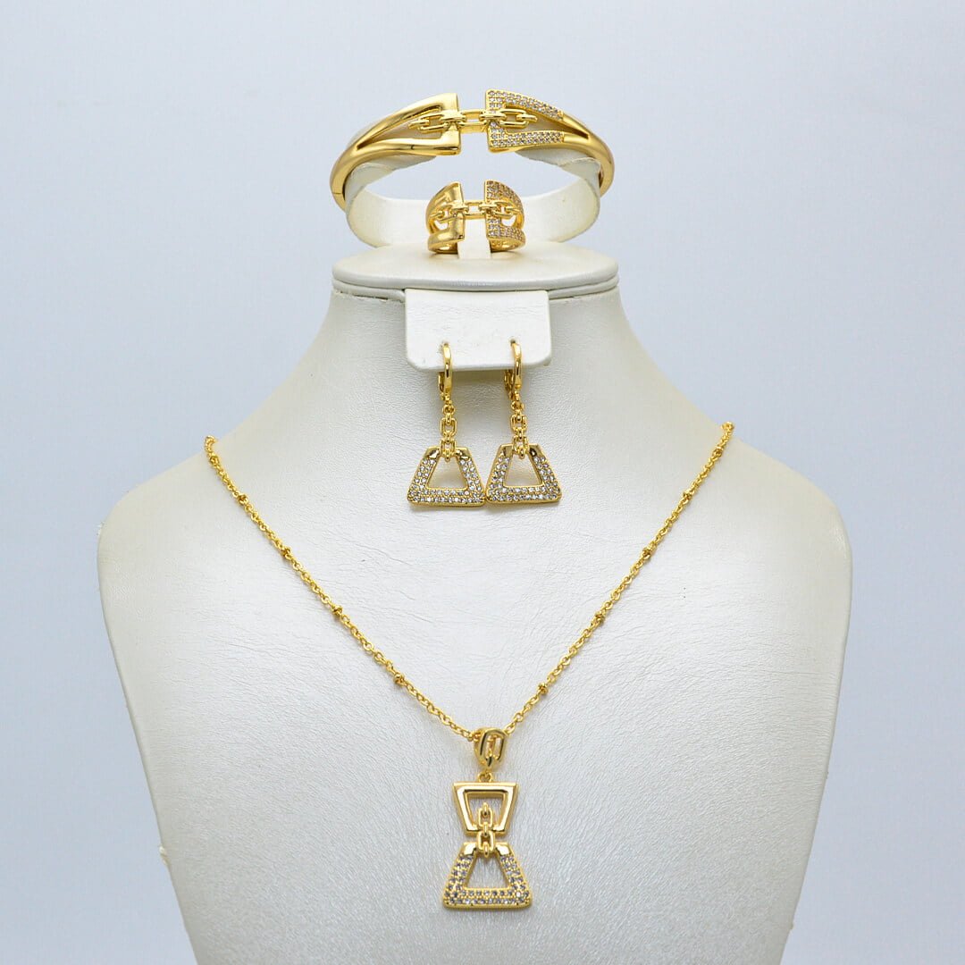 Triangle Luxe Orné de Zircones