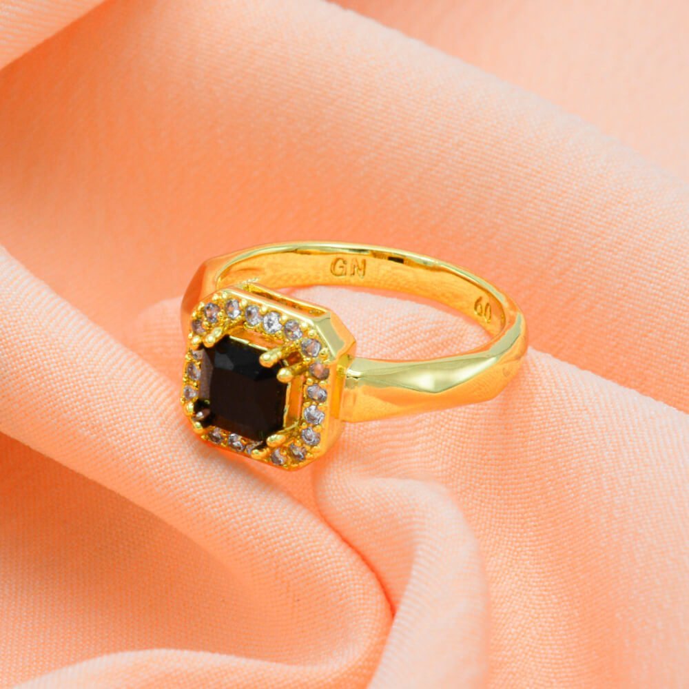 الياقوت الاسود Saphir noir