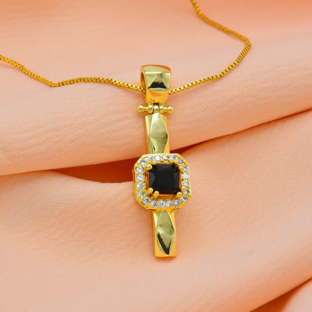 الياقوت الاسود Saphir noir