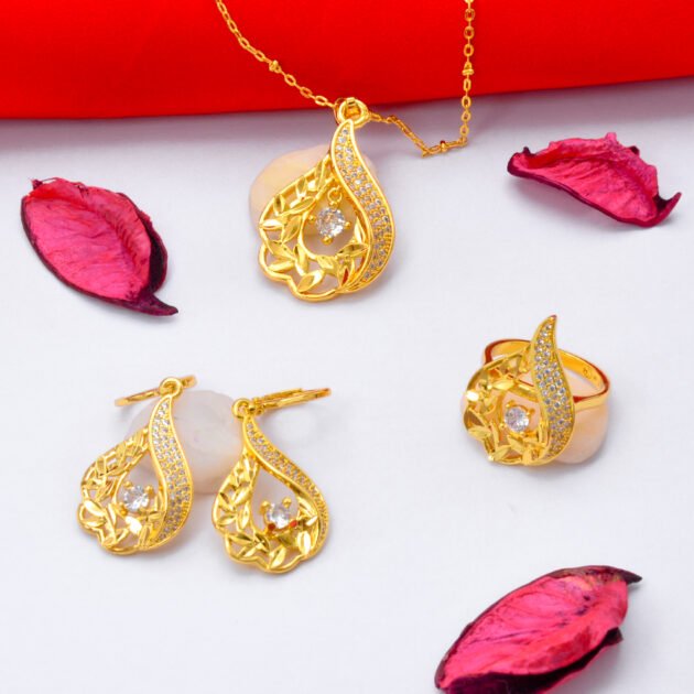 طقم قطرة الماء  Goutte D'eau بلاكيور شبيه طبق الاصل عن ذهب 21 قيراط